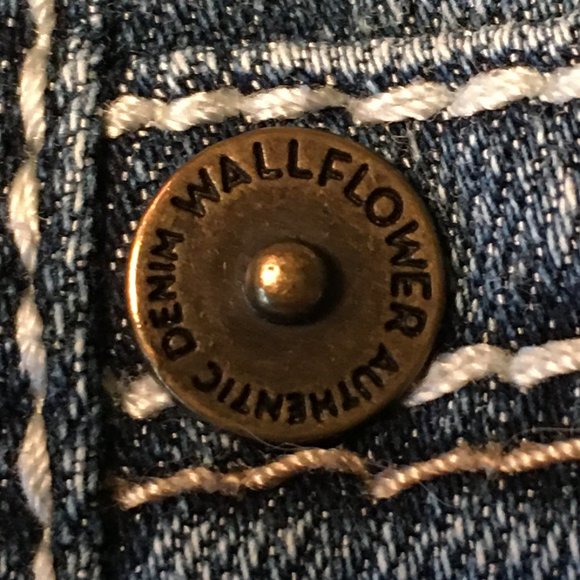 WALLFLOWER Classic Cuffed Denim Shorts Size 3 - Picture 4 of 14